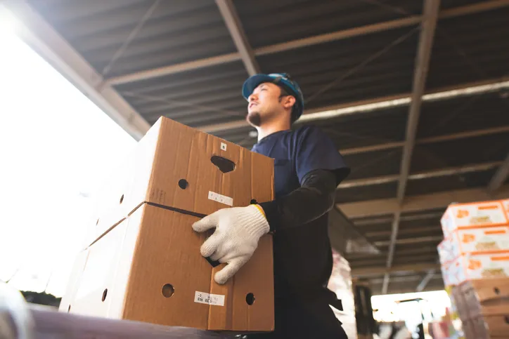 出荷前の製品検品業務